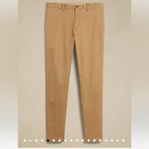 Banana Republic Men’s Rapid Movement Athletic Tapered Fit Chino